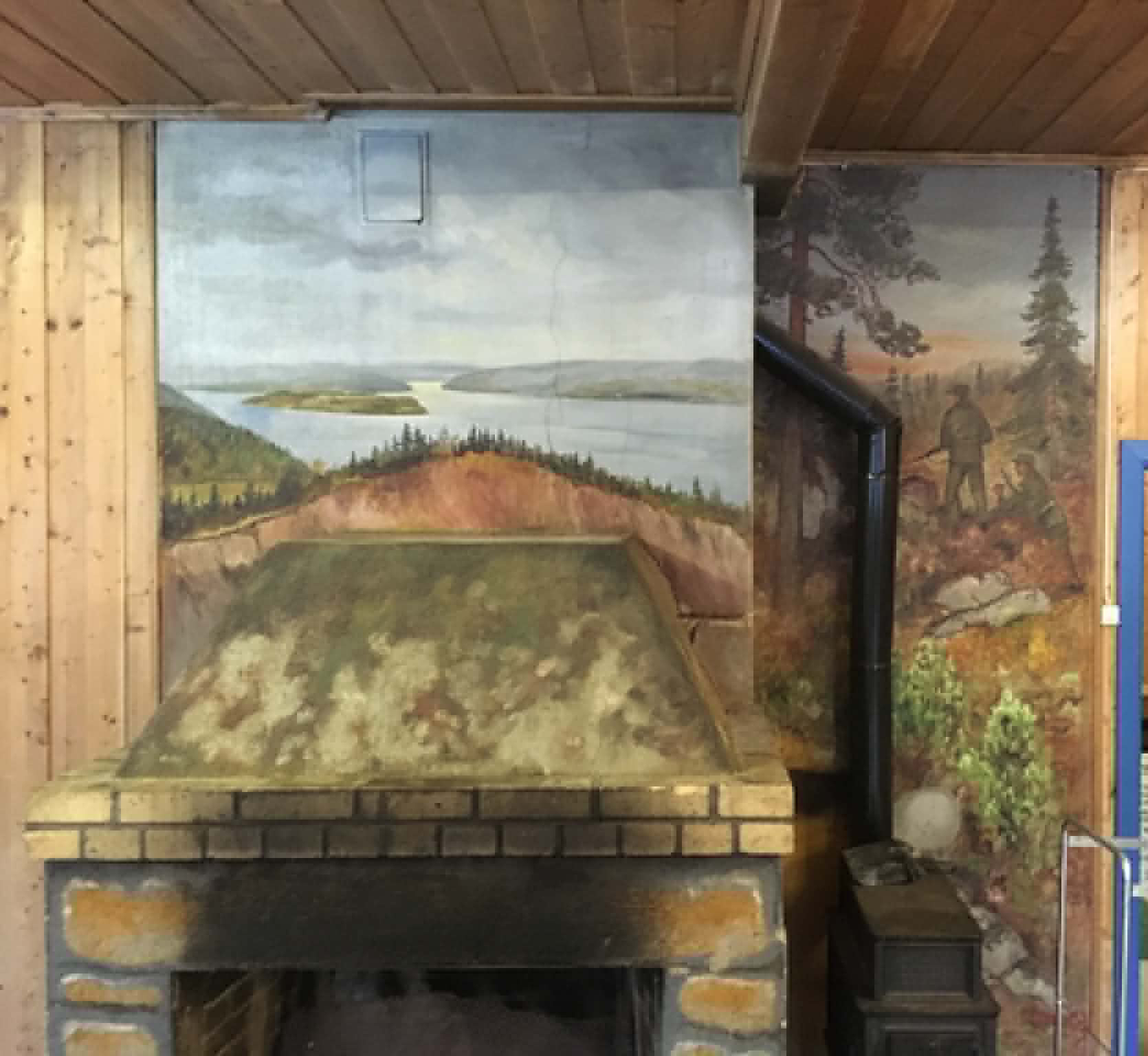 Detalj fra veggmalerier ved peisen